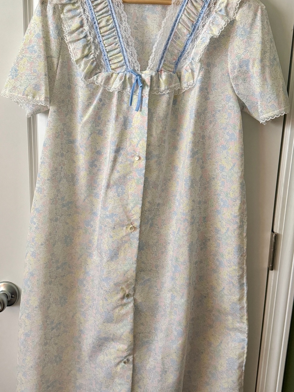 Vintage Pastel Floral Button-Front Nightgown with Blue Trim